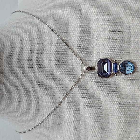FOIL BACKED GLASS PENDANT NECKLACE - Picture 1 of 5